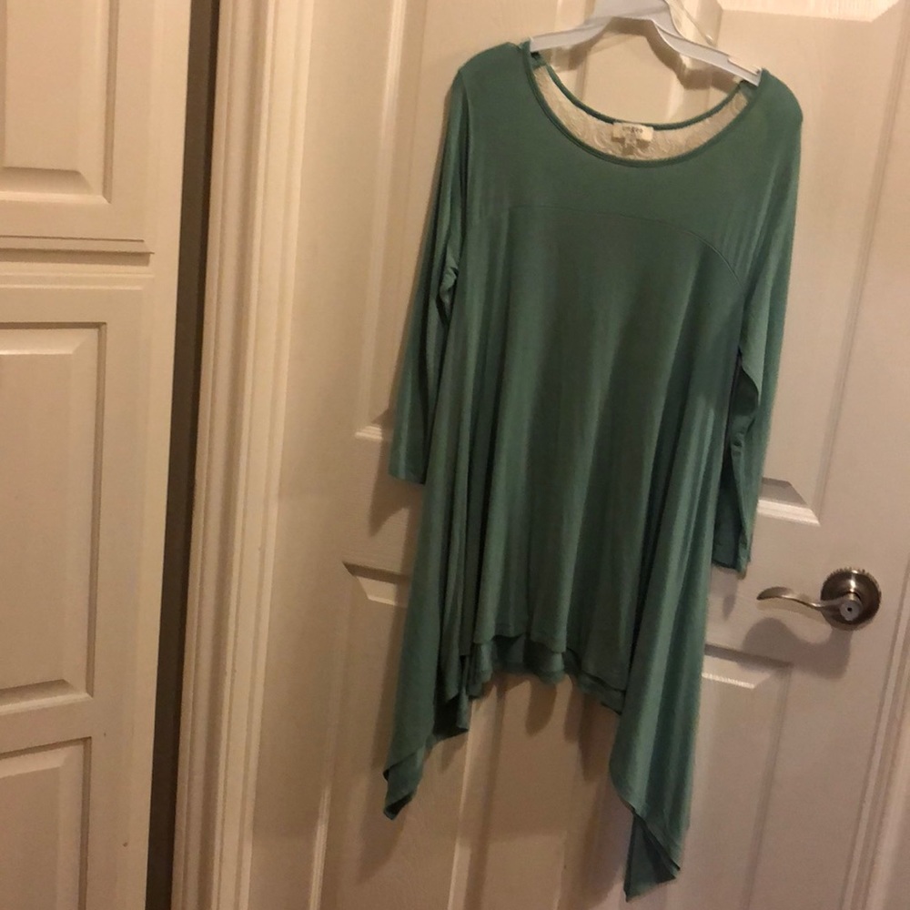 Umgee shark bite tunic. NWOT